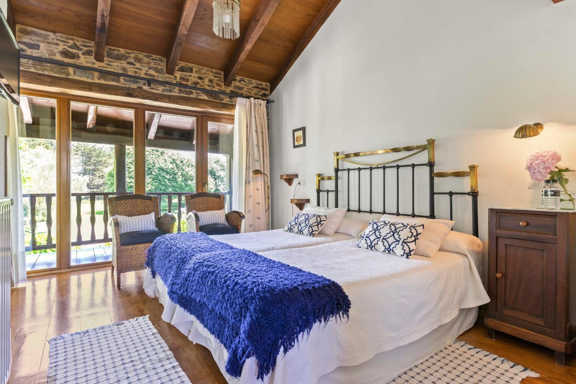 Casa Peleyon Bed & Breakfast Castropol Exterior photo