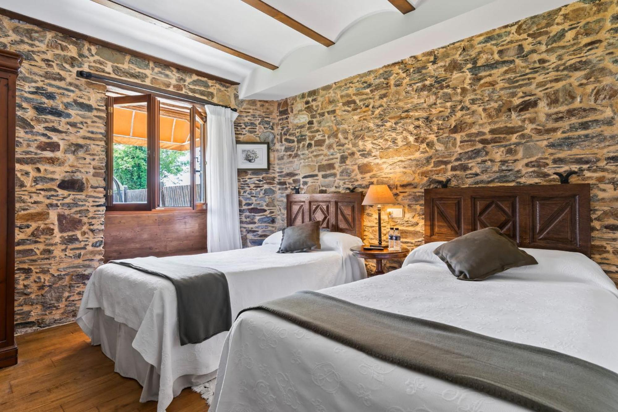 Casa Peleyon Bed & Breakfast Castropol Exterior photo