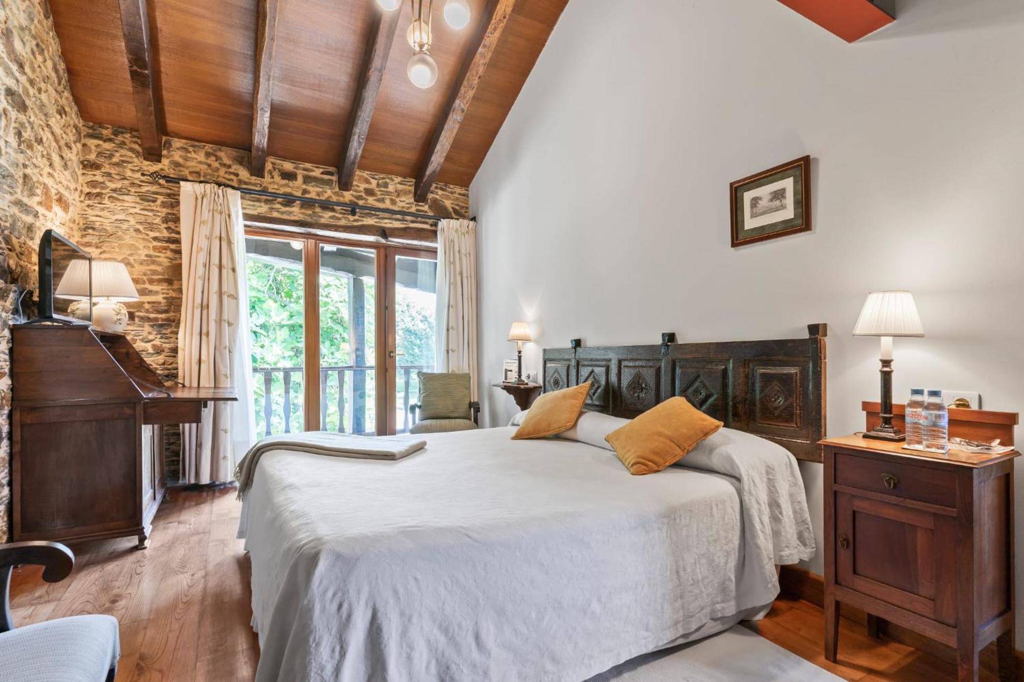 Casa Peleyon Bed & Breakfast Castropol Exterior photo
