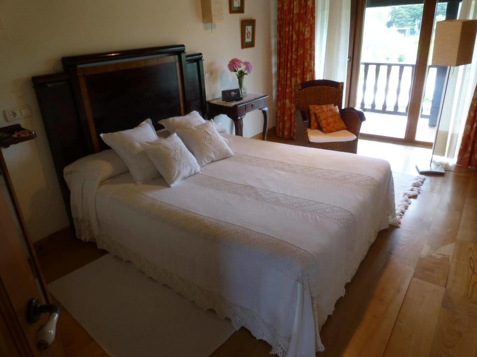Casa Peleyon Bed & Breakfast Castropol Exterior photo